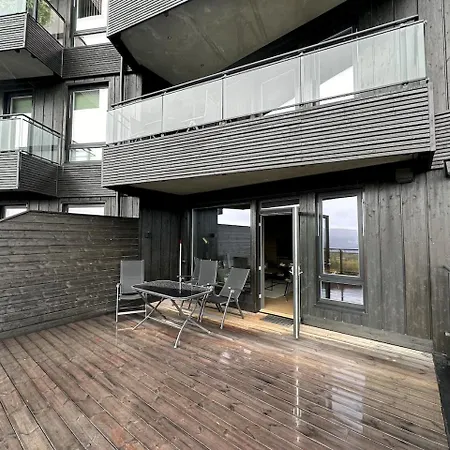 Modern 2-bedroom With Balcony And Mountain Views *